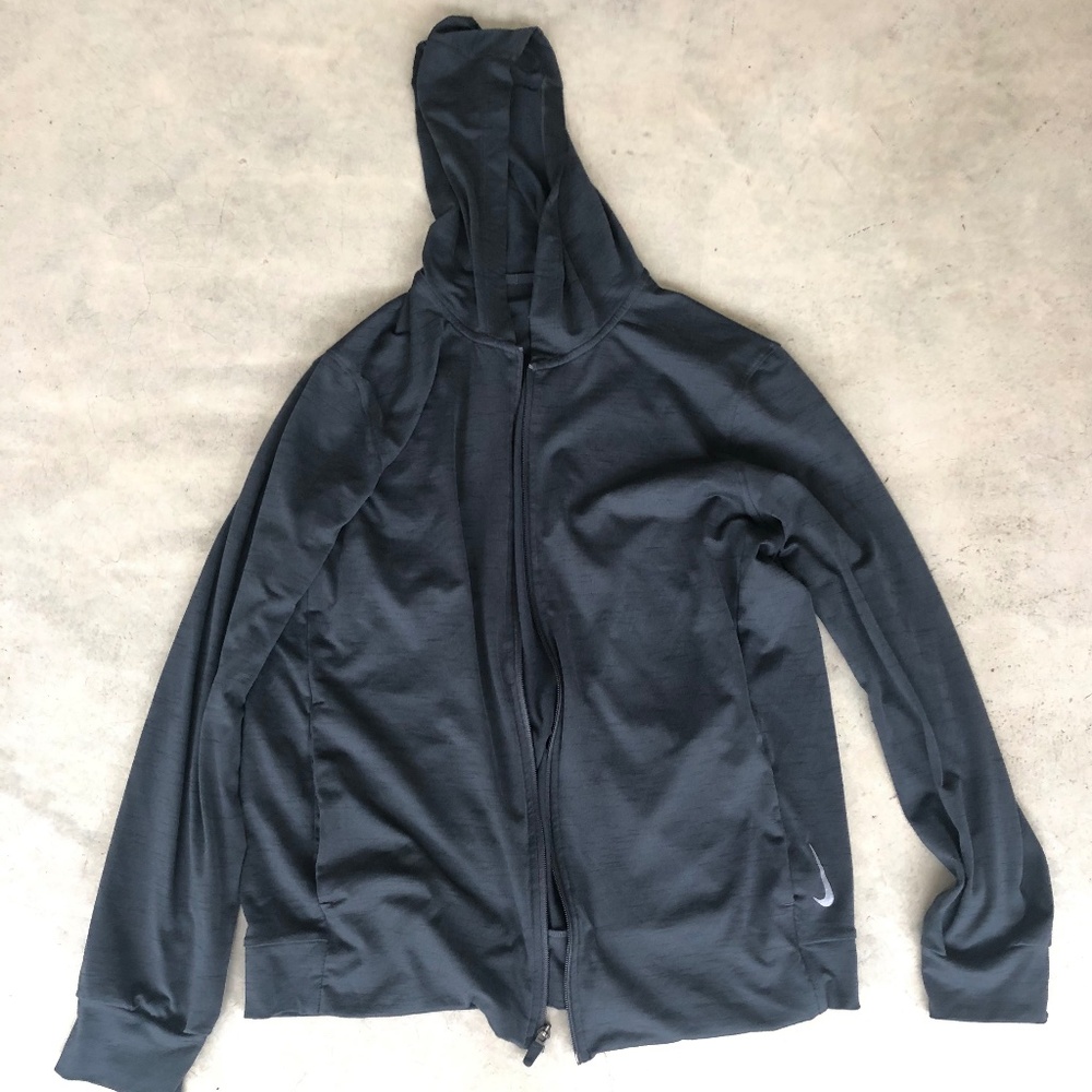 NIKE YOGA TOP - MENS - MEDIUM (WORN ONCE)